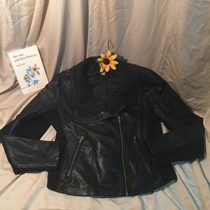 LAST CHANCE/Donating Black Stretchy Leather Jacket